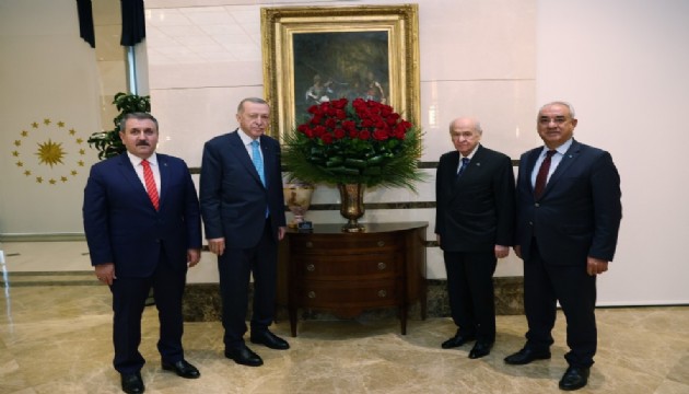 Erdoğan, Bahçeli, Destici ve Aksakal’ı Külliye'de kabul etti 